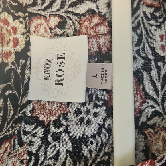 Knox Boho Tunic Rose Black and Red Floral Top - Picture 2 of 7